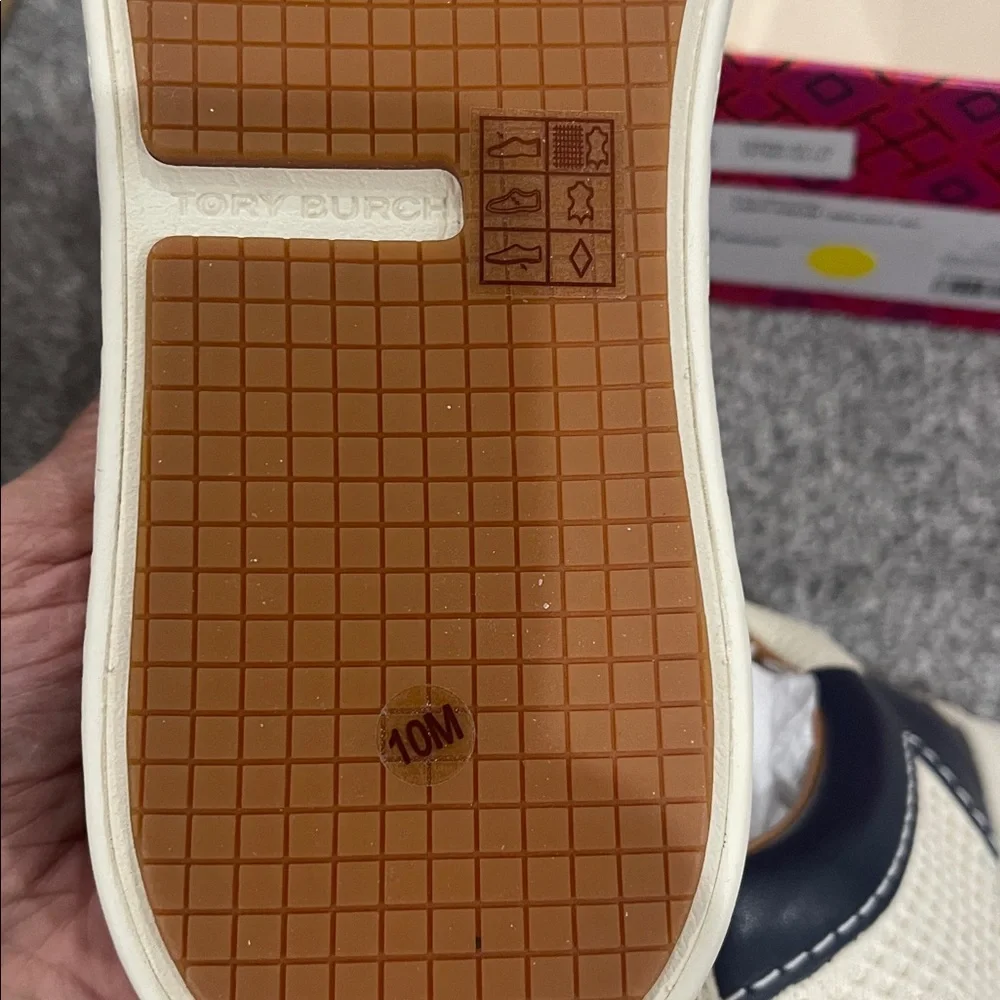 Tory Burch Cream and Black Sneakers(box is  little broken ) - Picture 11 of 16